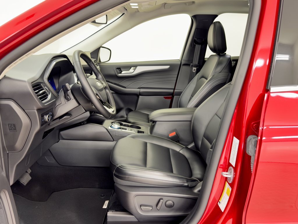 Certified 2025 Ford Escape Platinum AWD/4WD image 5