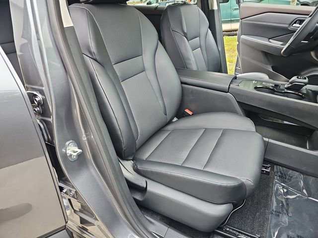 Used 2023 Nissan Rogue SV w/ SV Premium B Package FWD image 10