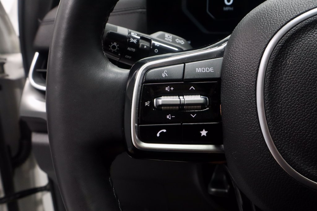 Used 2025 Kia Carnival SX Prestige FWD image 29