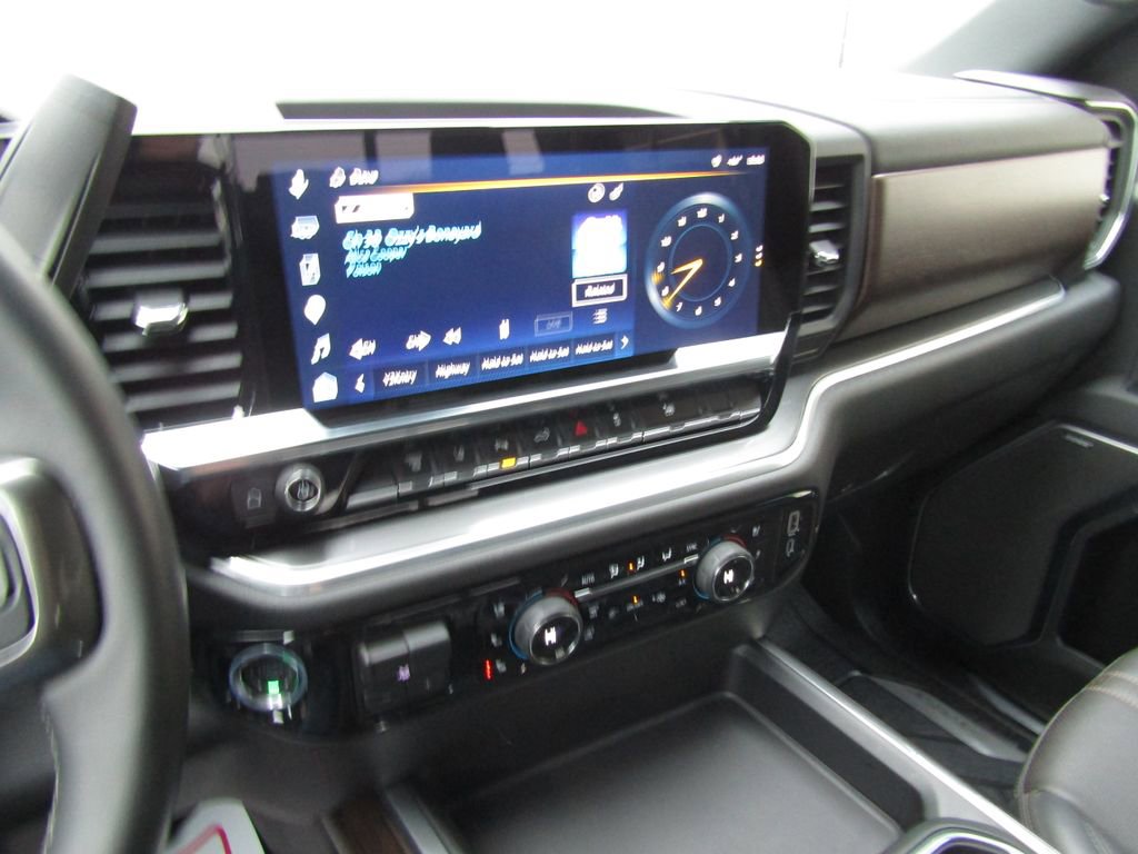 Used 2026 Chevrolet Silverado 3500 High Country AWD/4WD image 31