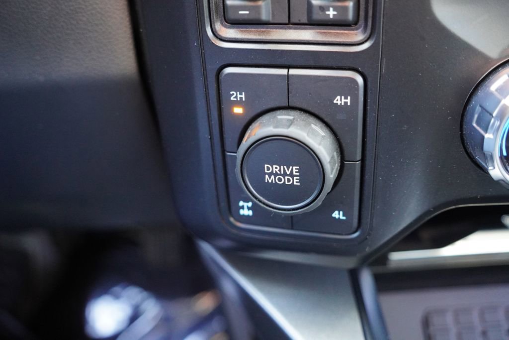 Certified 2023 Ford F350 Lariat w/ Chrome Package image 31