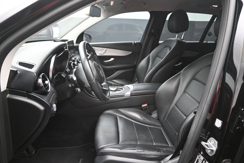Used 2019 Mercedes-Benz GLC 300 image 18
