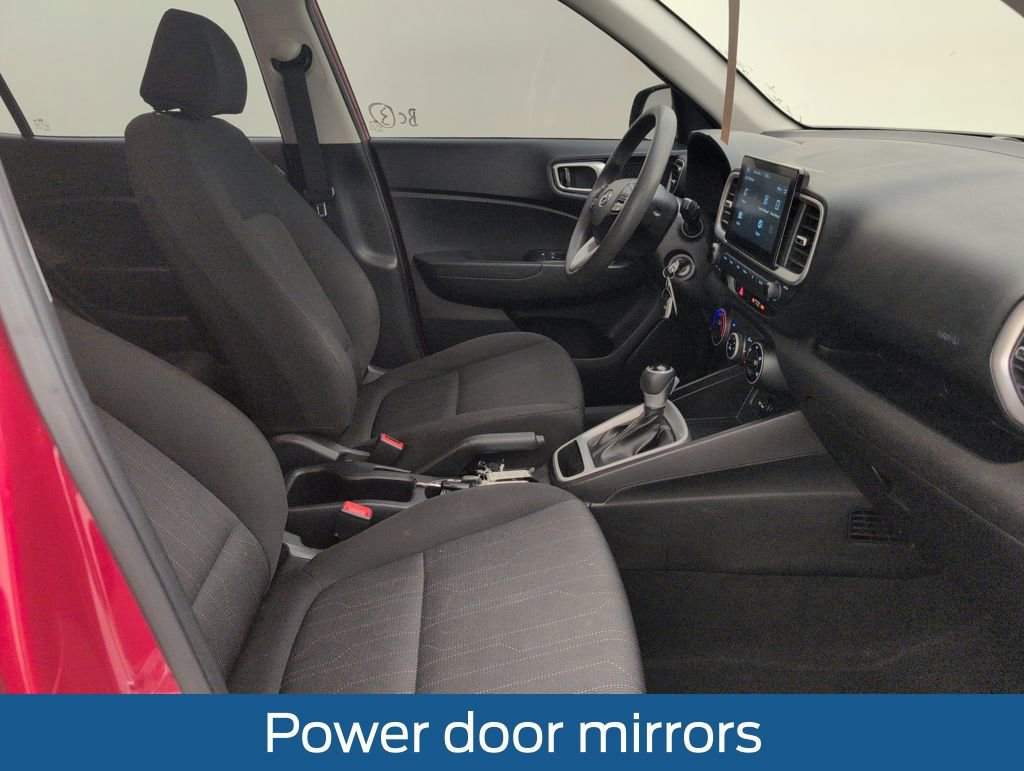 Used 2021 Hyundai Venue SE image 16