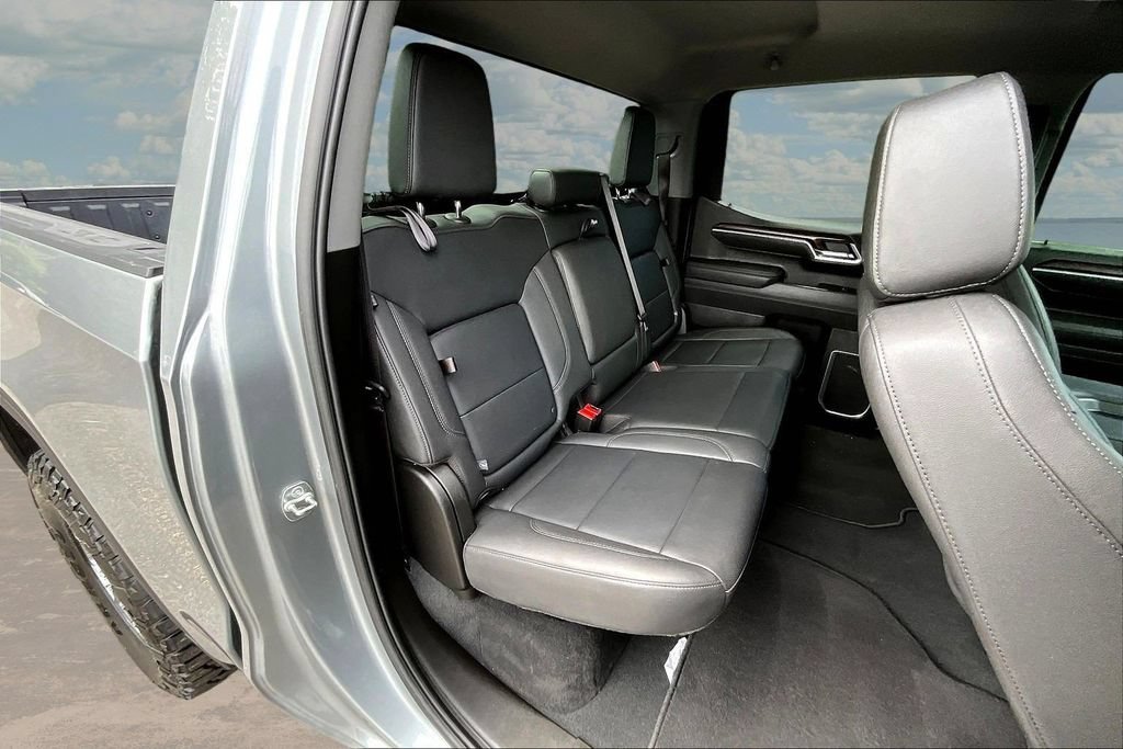 Used 2025 GMC Sierra 1500 SLT AWD/4WD image 28