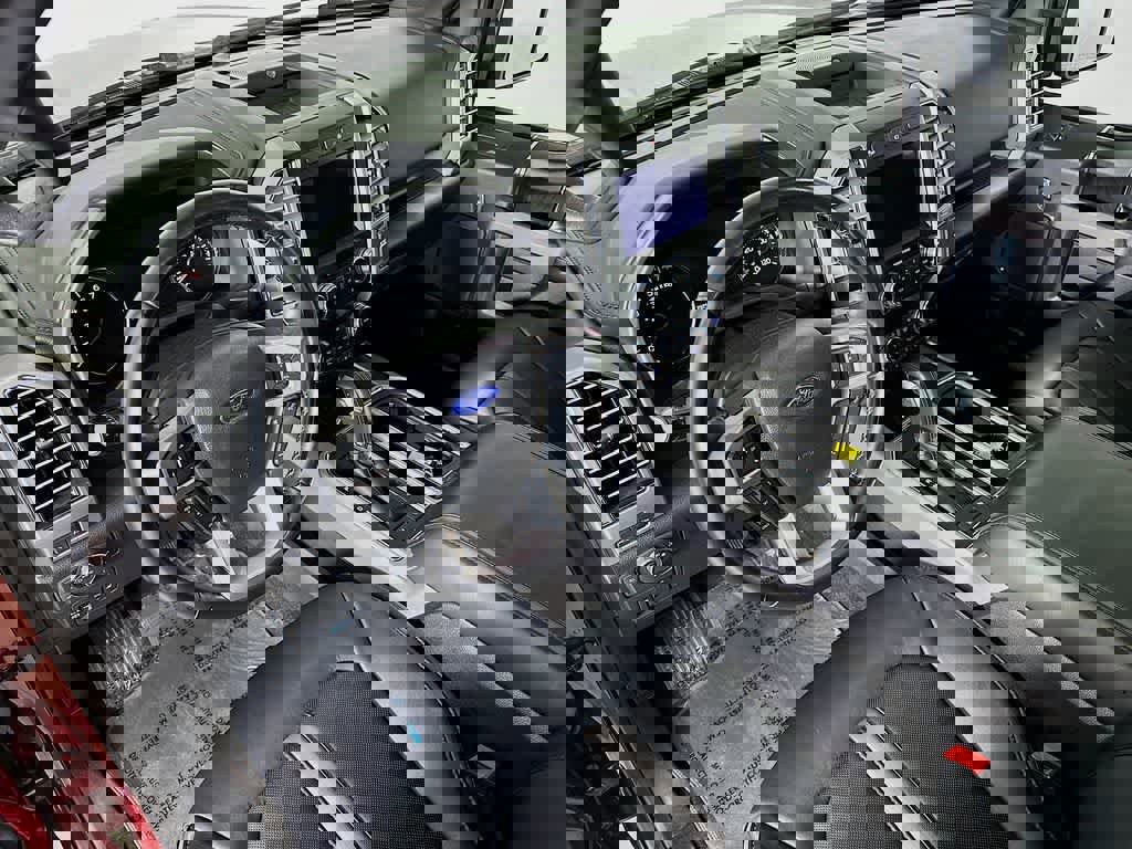 Certified 2019 Ford F150 Platinum w/ Equipment Group 701A Luxury image 9