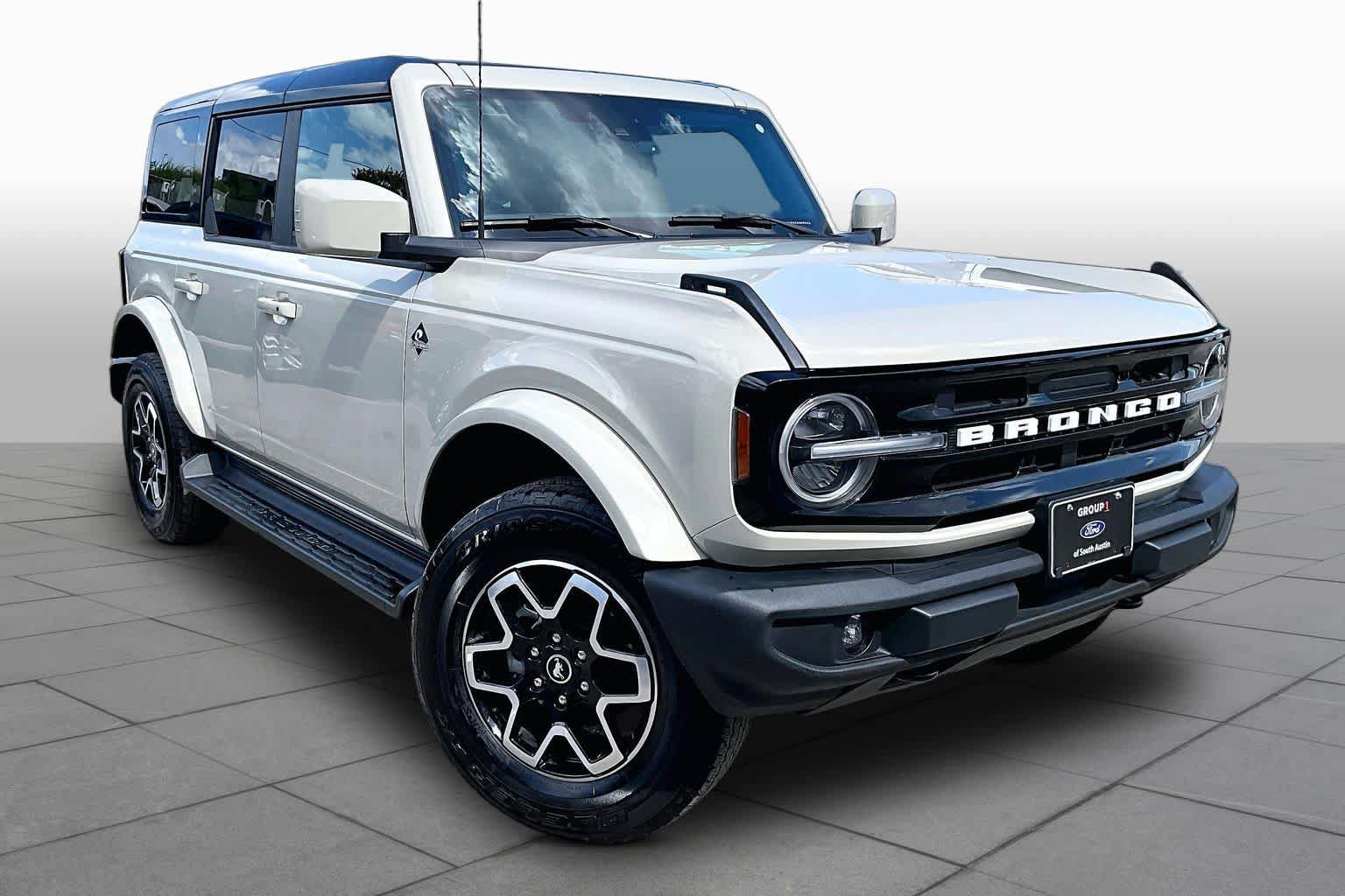 Certified 2025 Ford Bronco Outer Banks AWD/4WD image 3