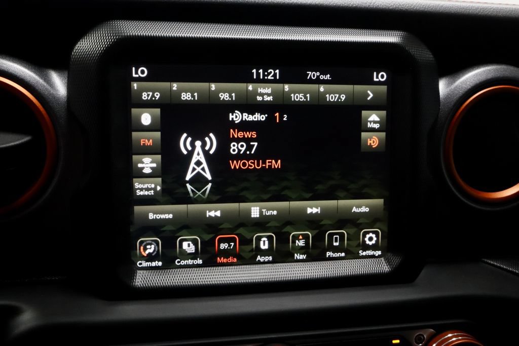 Used 2023 Jeep Gladiator Mojave w/ LED Lighting Group AWD/4WD image 30