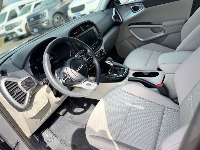 Used 2025 Kia Soul LX w/ LX Technology Package FWD image 15