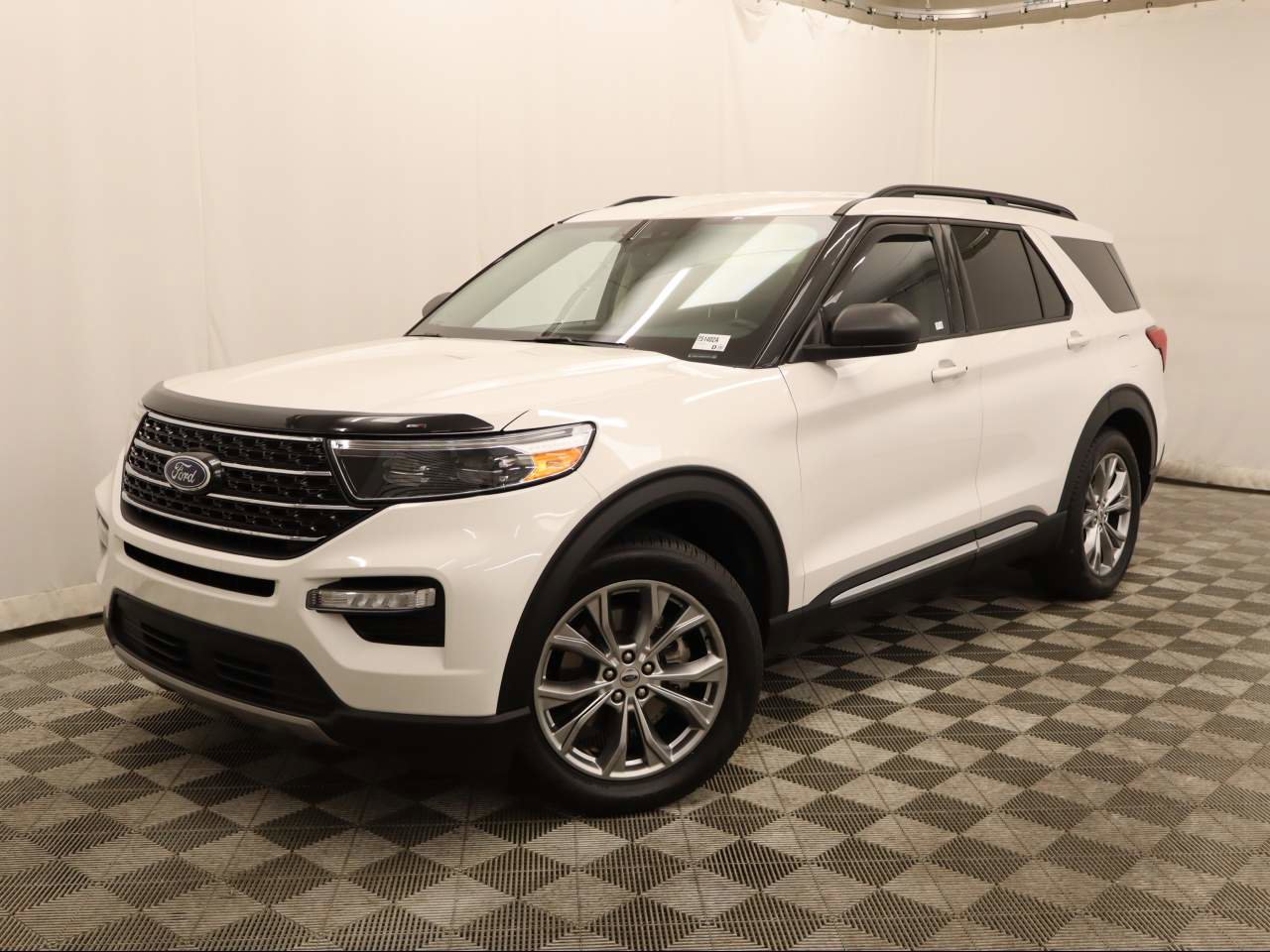 Certified 2022 Ford Explorer XLT w/ Equipment Group 202A