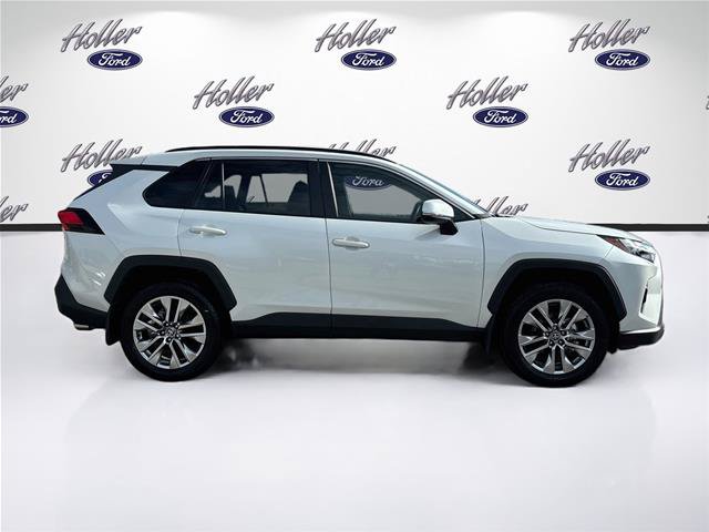 Used 2025 Toyota RAV4 XLE Premium w/ Weather Package FWD image 9