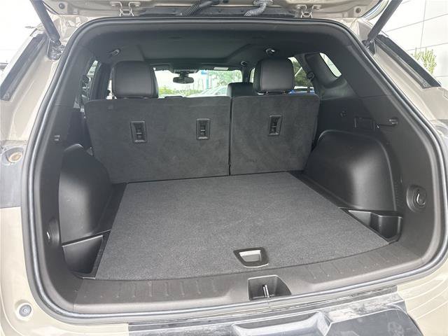 Used 2022 Chevrolet Blazer Premier FWD image 27
