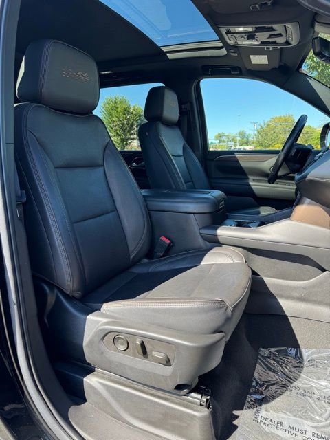 Used 2022 Chevrolet Suburban High Country w/ Premium Package 2 image 32