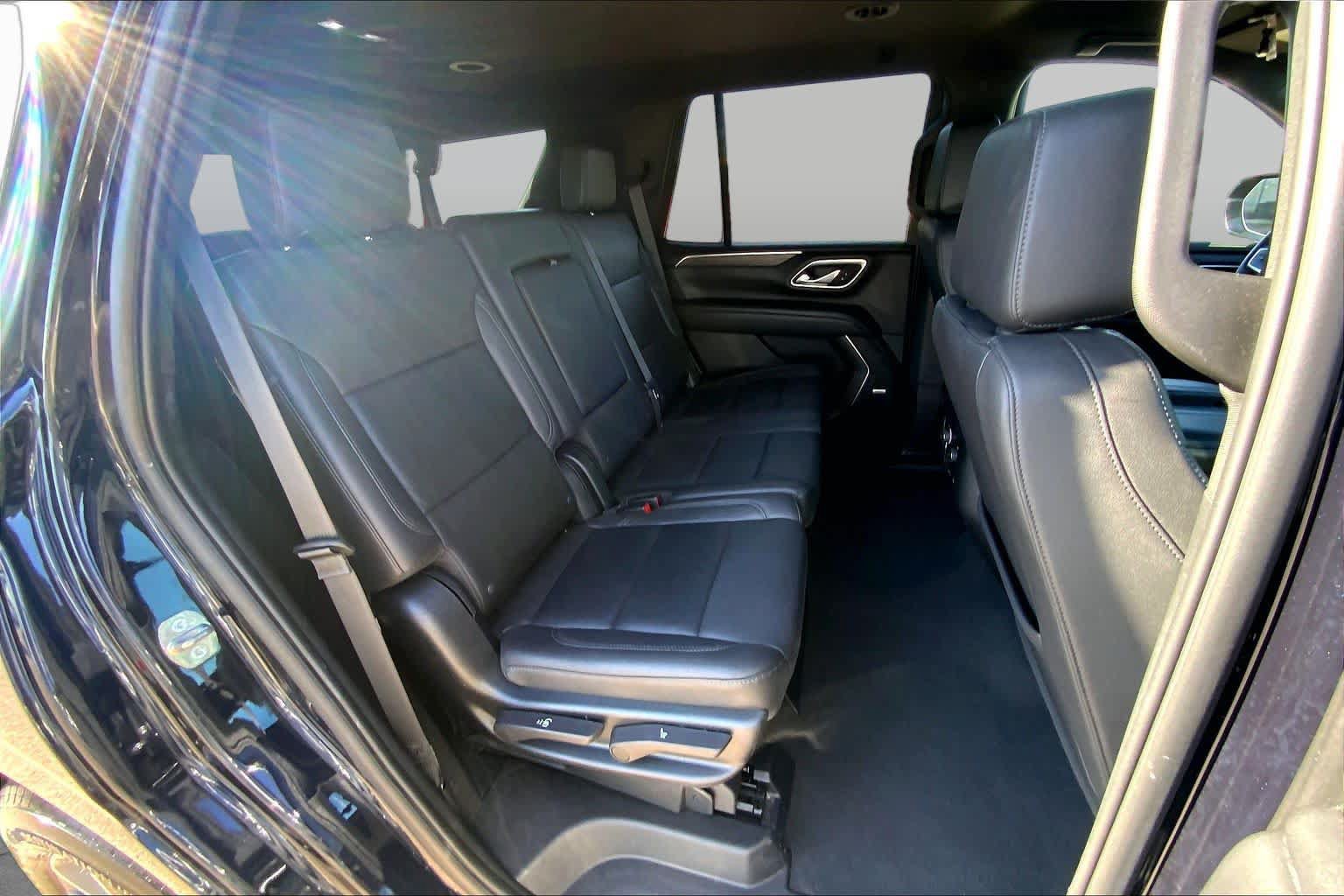 Used 2023 Chevrolet Tahoe LT w/ Luxury Package AWD/4WD image 20