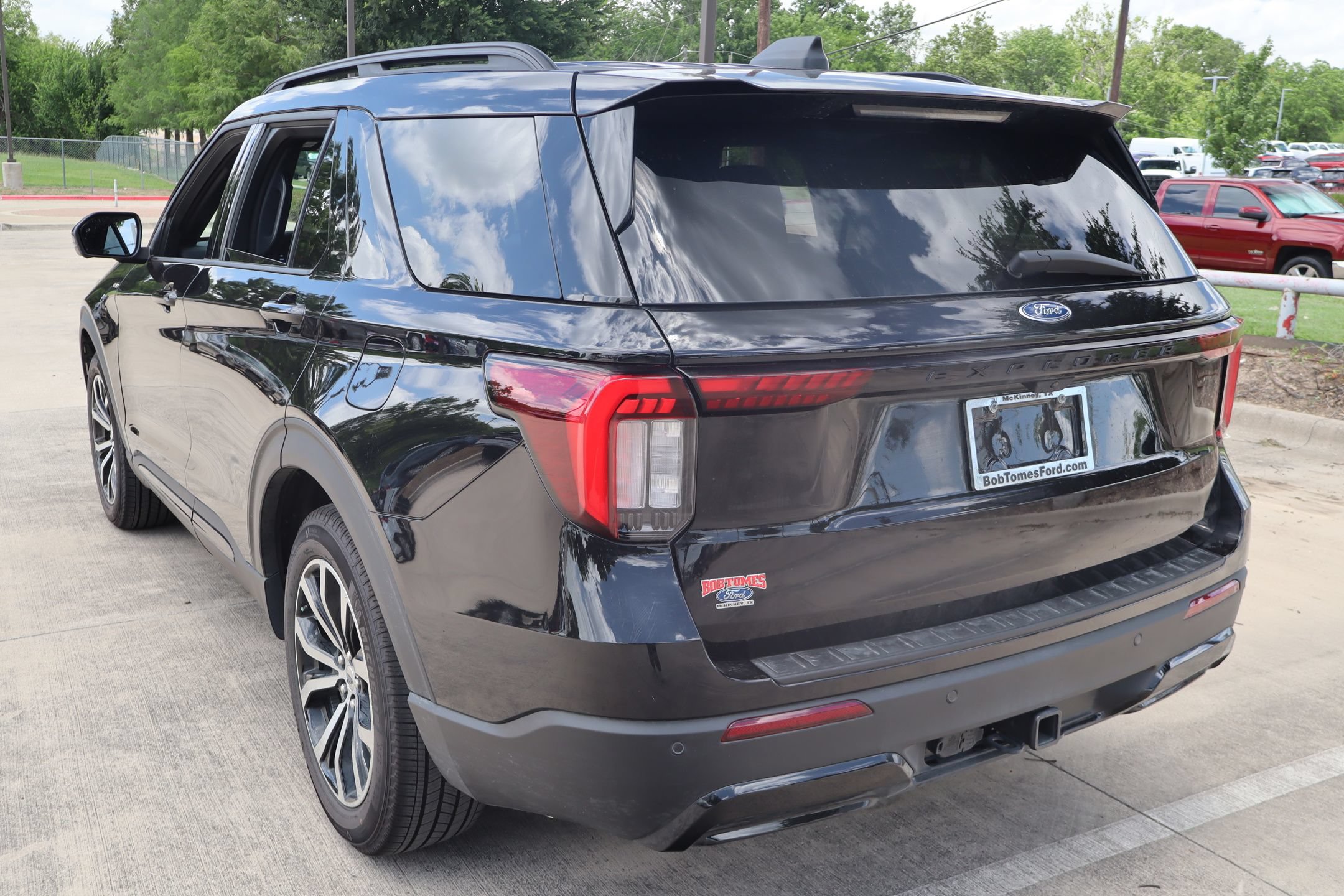 Certified 2026 Ford Explorer ST-Line RWD image 6
