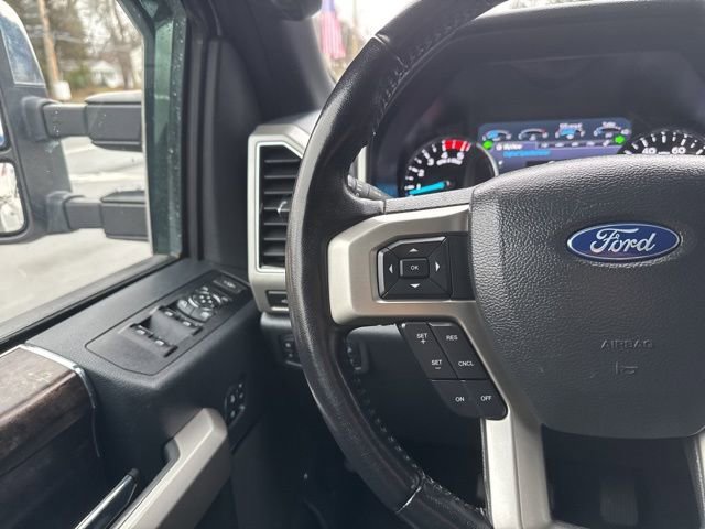 Certified 2022 Ford F350 Lariat w/ Chrome Package image 23