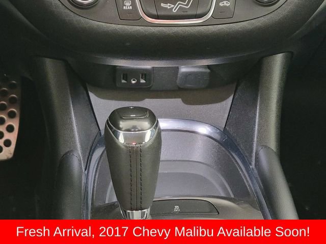 Used 2017 Chevrolet Malibu LT image 24