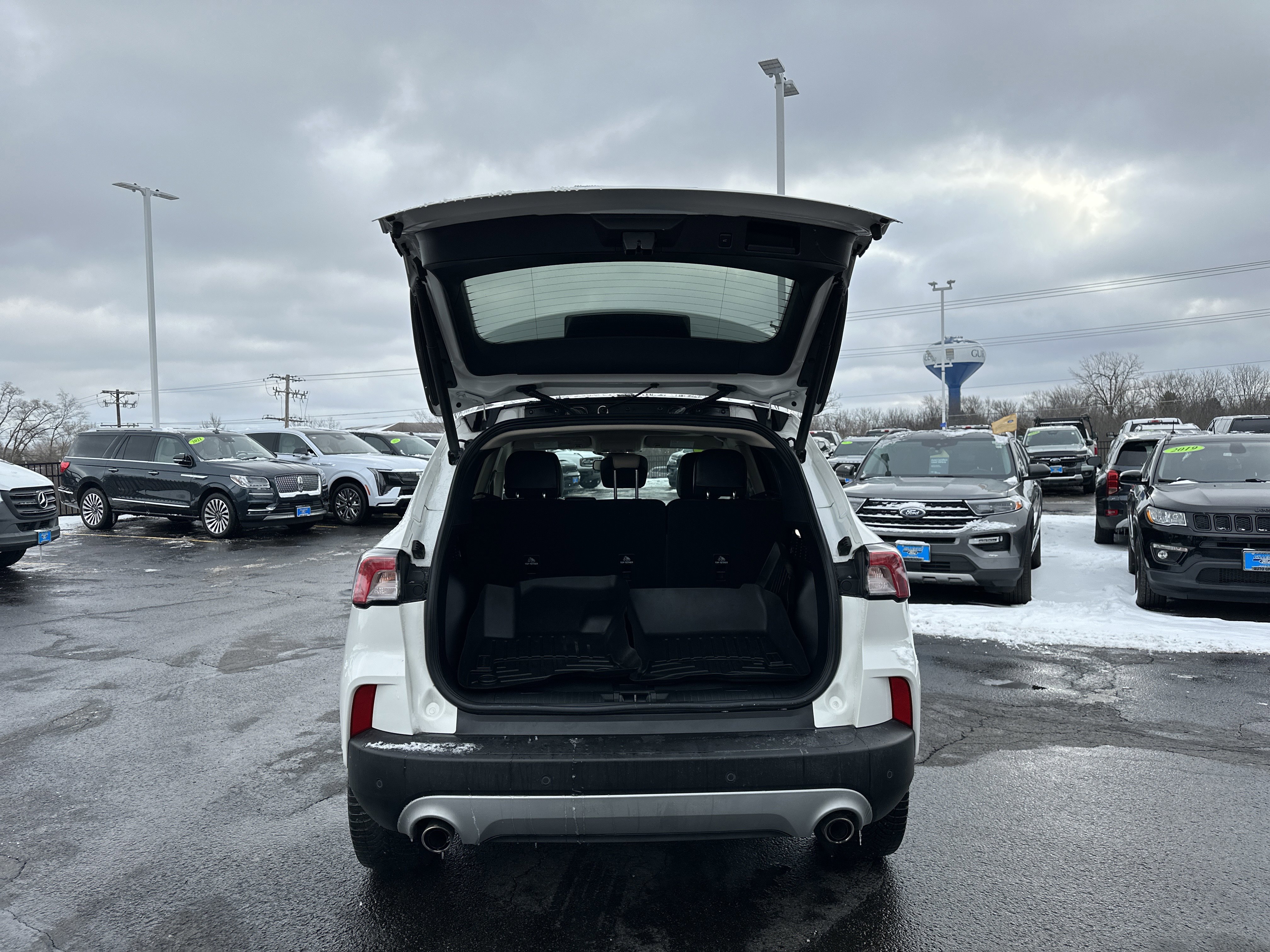 Certified 2020 Ford Escape Titanium w/ Titanium Premium Package 2.0 image 9