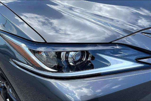 Used 2024 Lexus ES 350 F Sport w/ Accessory Package (Z2) FWD image 32