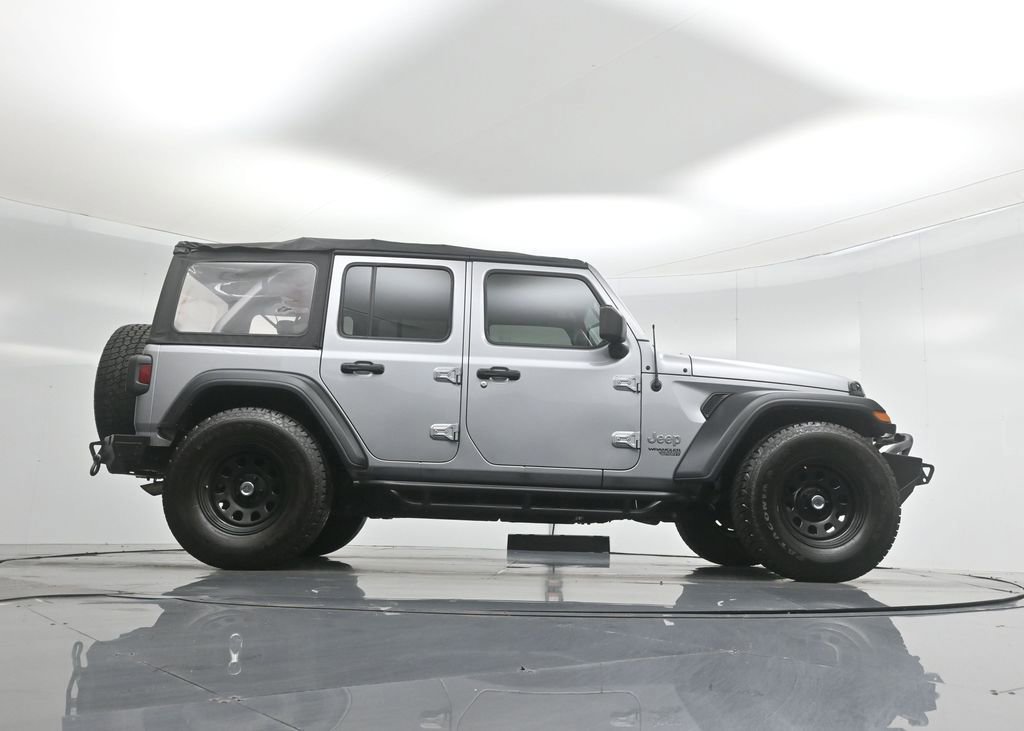 Used 2018 Jeep Wrangler Unlimited Sport image 12
