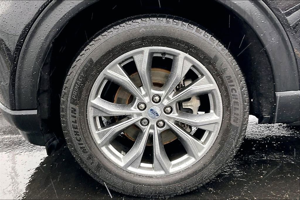 Certified 2022 Ford Explorer XLT w/ Equipment Group 202A image 8