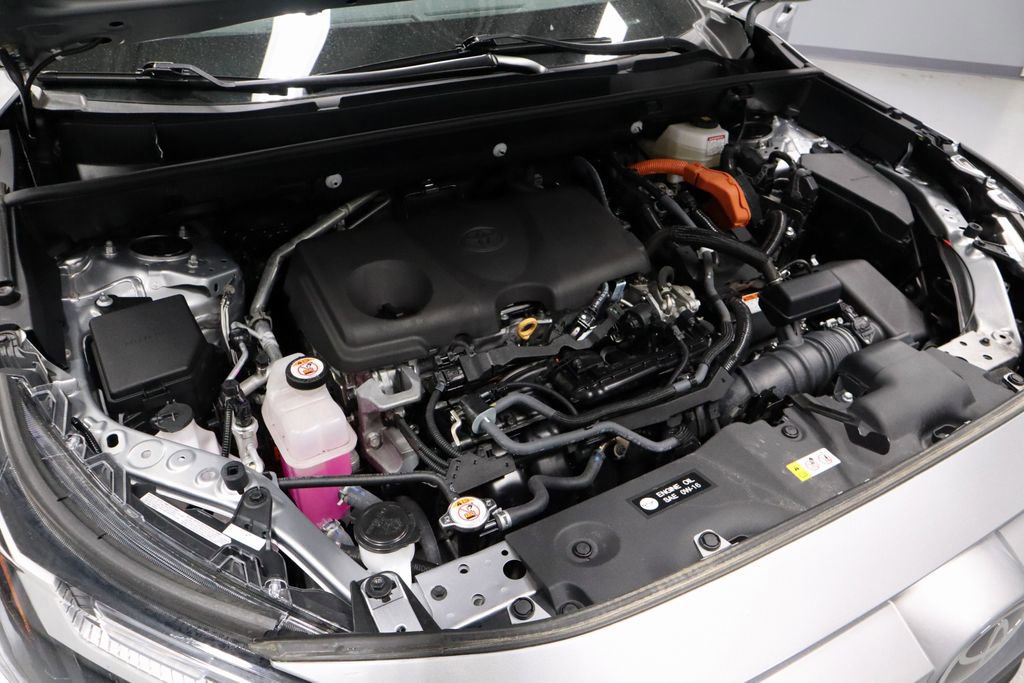 Used 2025 Toyota RAV4 XLE AWD/4WD image 15