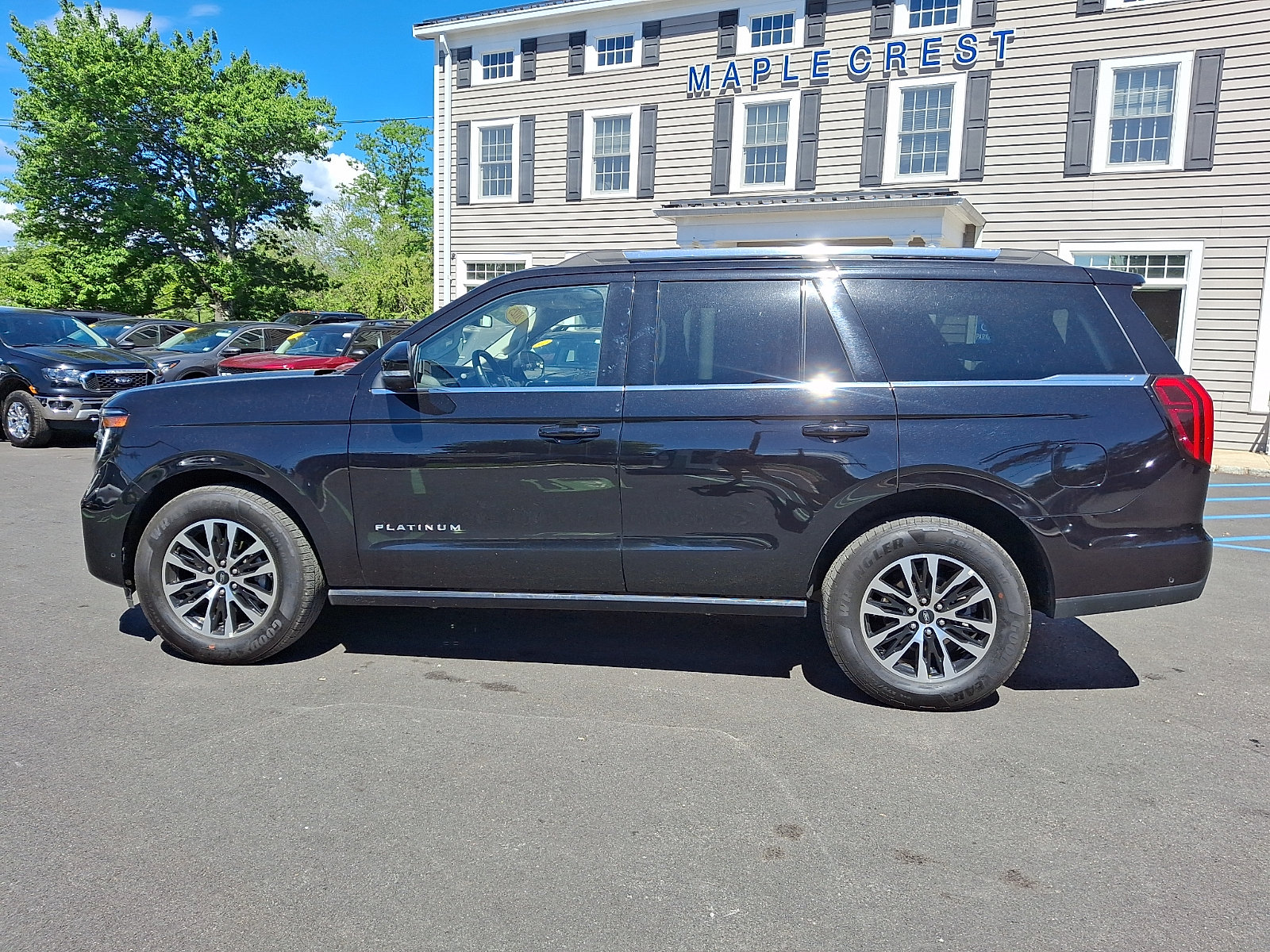 Certified 2025 Ford Expedition Platinum AWD/4WD image 8