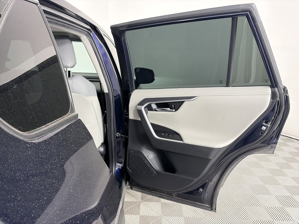 Used 2020 Toyota RAV4 Limited image 28