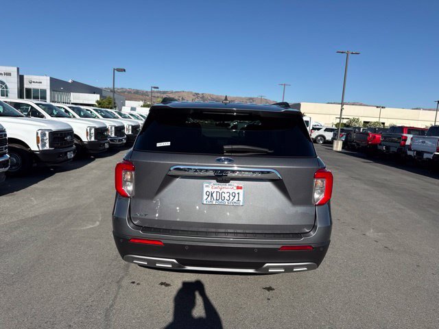Certified 2023 Ford Explorer XLT w/ Equipment Group 202A RWD image 7