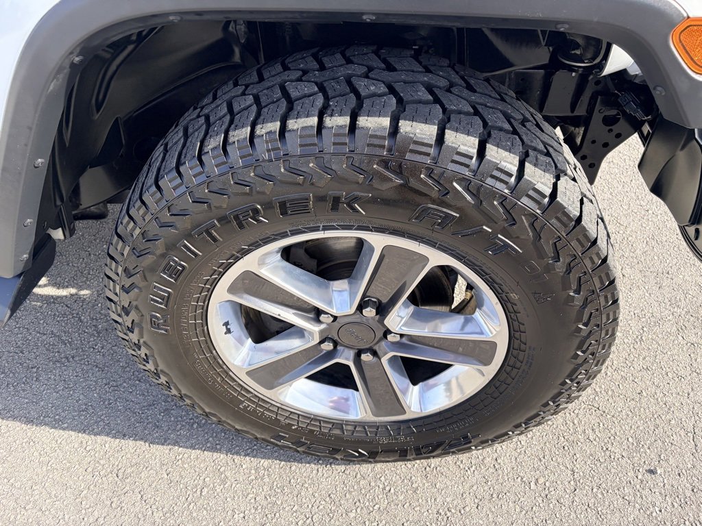 Used 2020 Jeep Wrangler Unlimited Sahara image 31