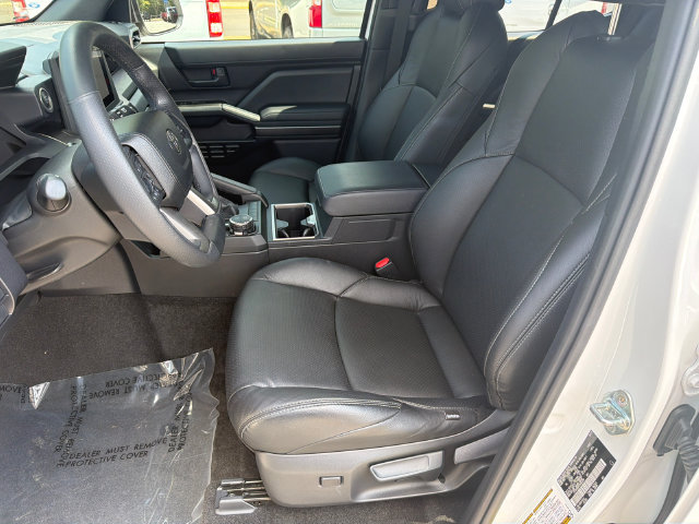 Used 2025 Toyota 4Runner SR5 AWD/4WD image 11