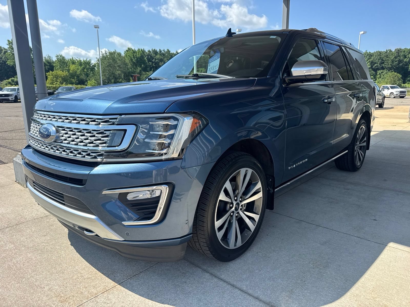 Certified 2020 Ford Expedition Platinum AWD/4WD image 3