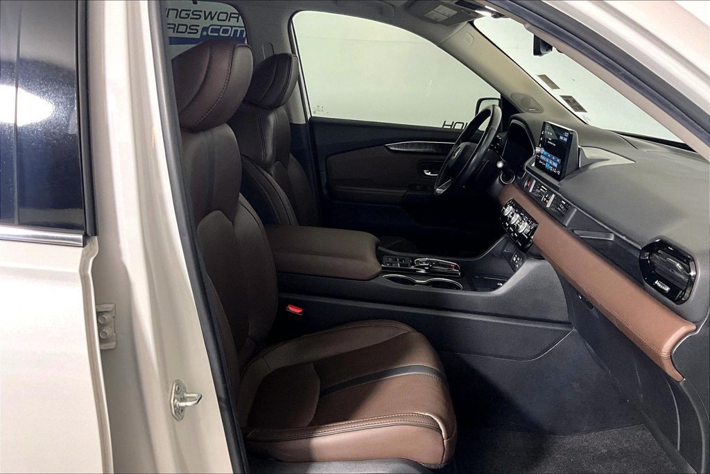 Used 2025 Honda Pilot Elite image 6
