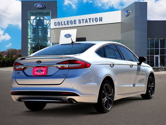 Certified 2018 Ford Fusion SE w/ Equipment Group 201A image 4