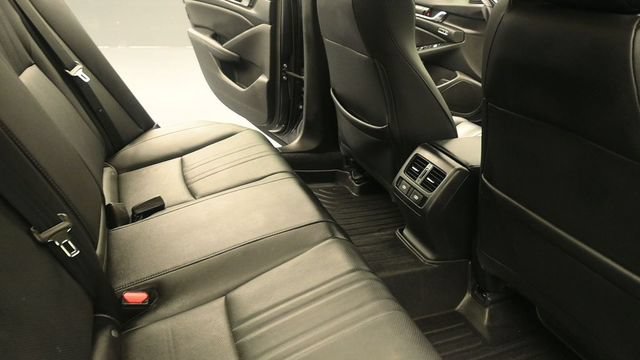 Used 2021 Honda Accord Touring image 18