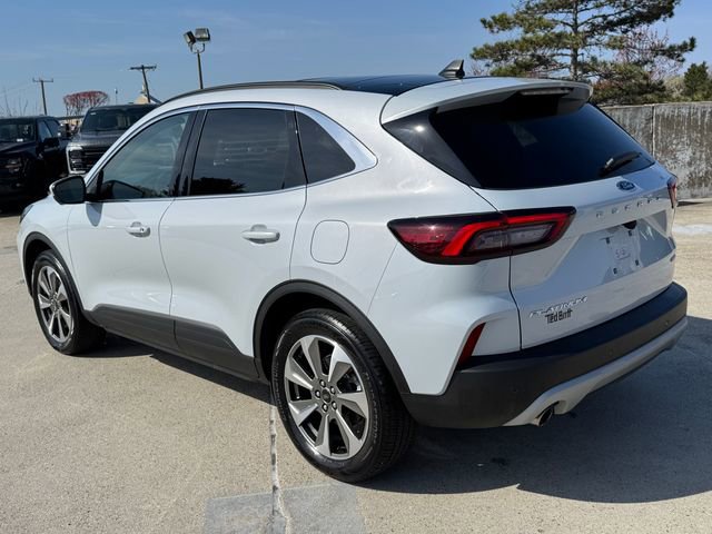Certified 2025 Ford Escape Platinum w/ Premium Technology Package image 3