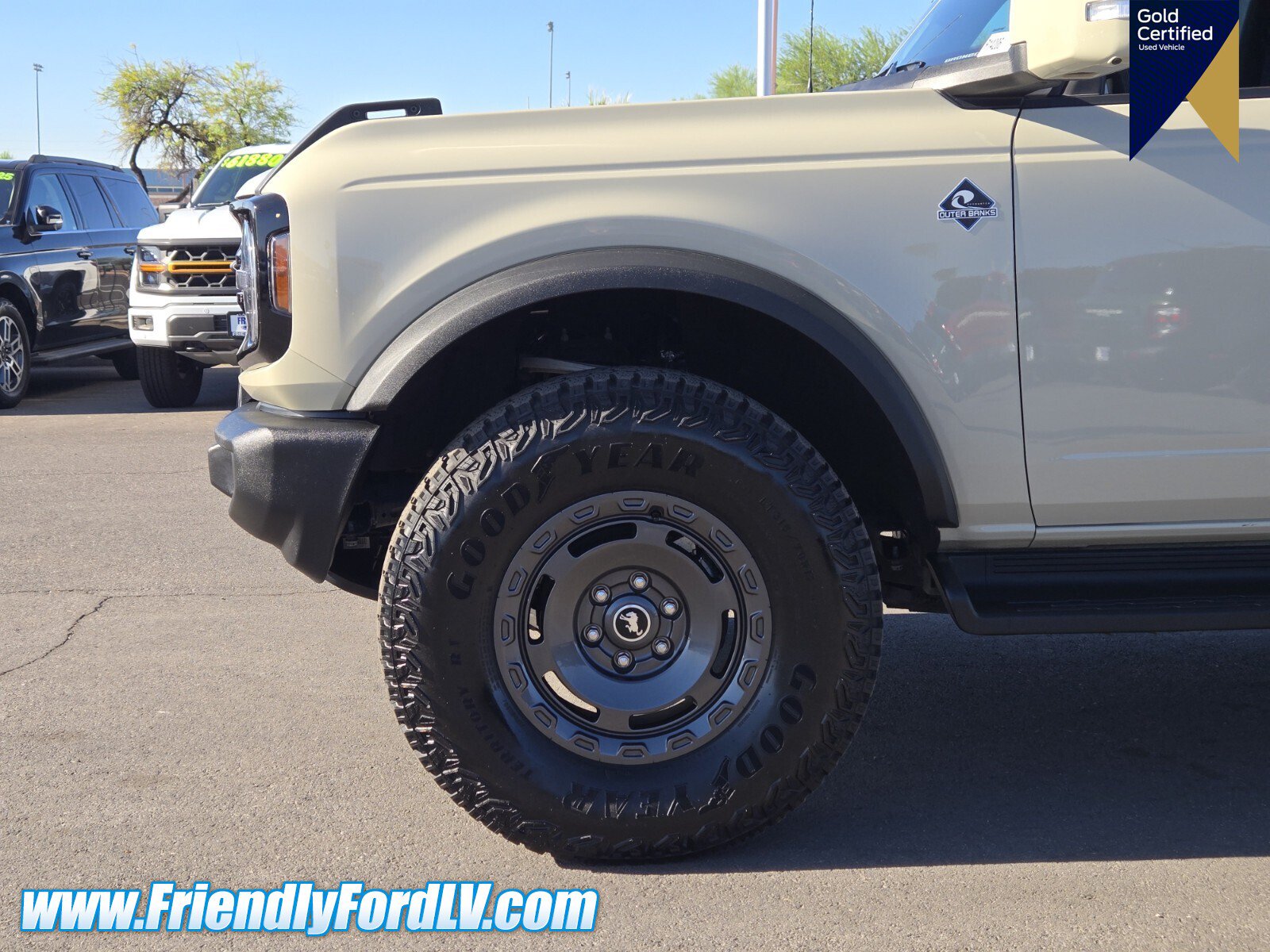 Certified 2025 Ford Bronco Outer Banks w/ Sasquatch Package AWD/4WD image 9