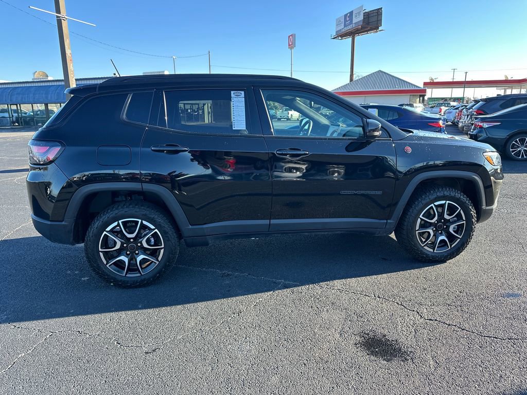 Used 2025 Jeep Compass Trailhawk w/ Trailhawk Elite Group AWD/4WD image 8
