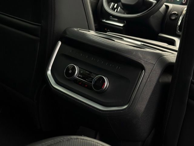 Certified 2025 Ford Expedition Platinum image 40