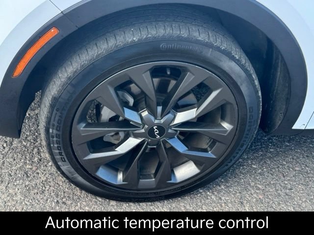 Used 2022 Kia Sorento SX Prestige w/ Rust Color Package AWD/4WD image 12