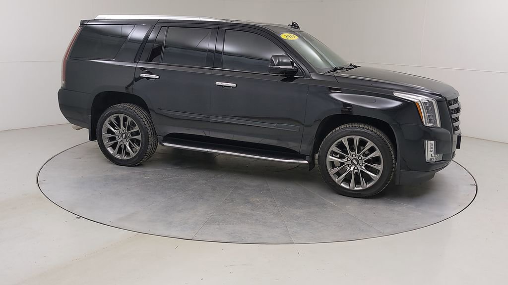 Used 2019 Cadillac Escalade Premium Luxury w/ Escalade Sport Edition AWD/4WD image 13