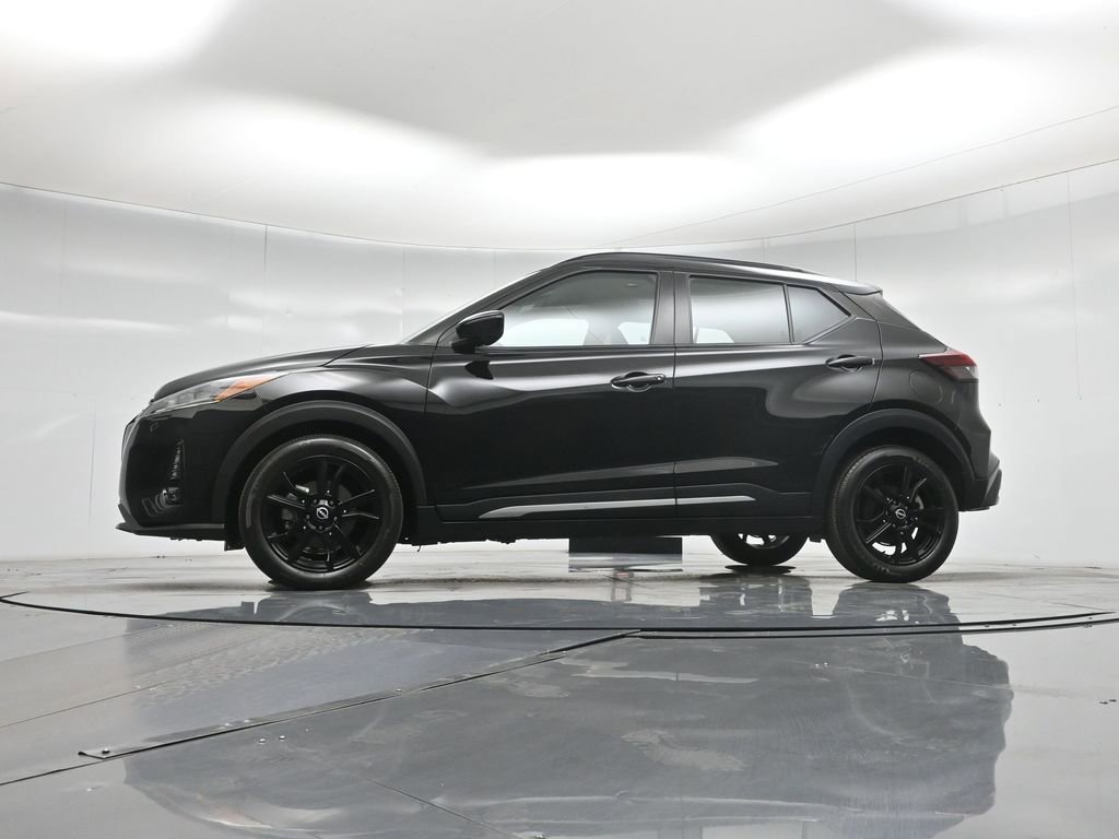 Used 2023 Nissan Kicks SR w/ SR Premium Package image 8