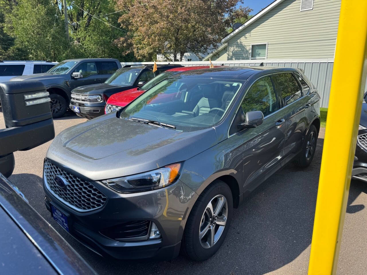 Certified 2024 Ford Edge SEL w/ Convenience Package AWD/4WD image 3