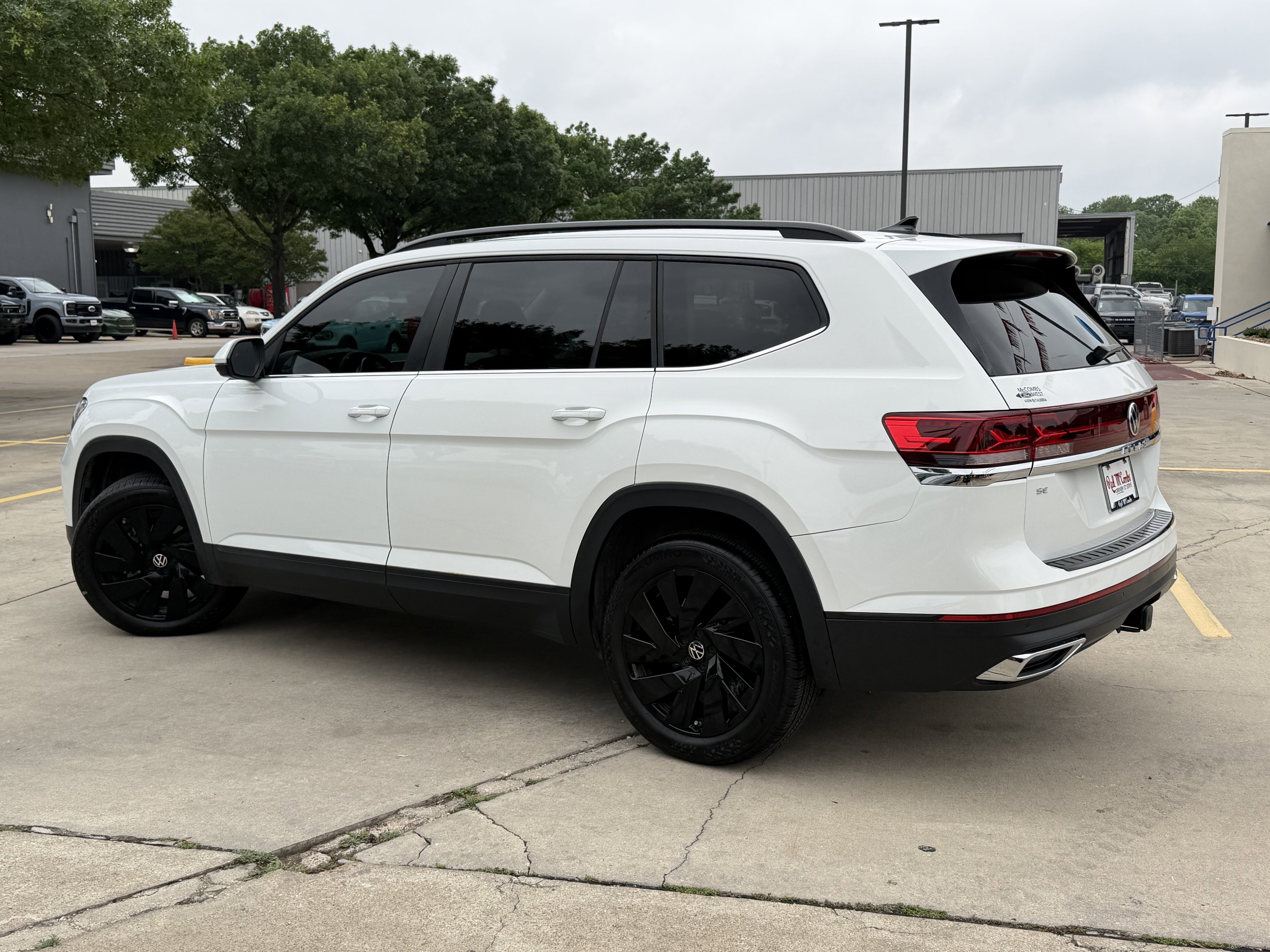 Used 2024 Volkswagen Atlas SE FWD image 6