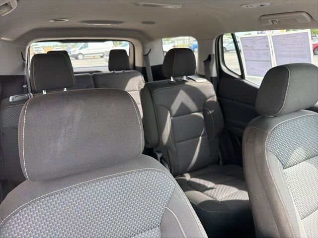 Used 2023 GMC Acadia SLE w/ Driver Convenience Package FWD image 17
