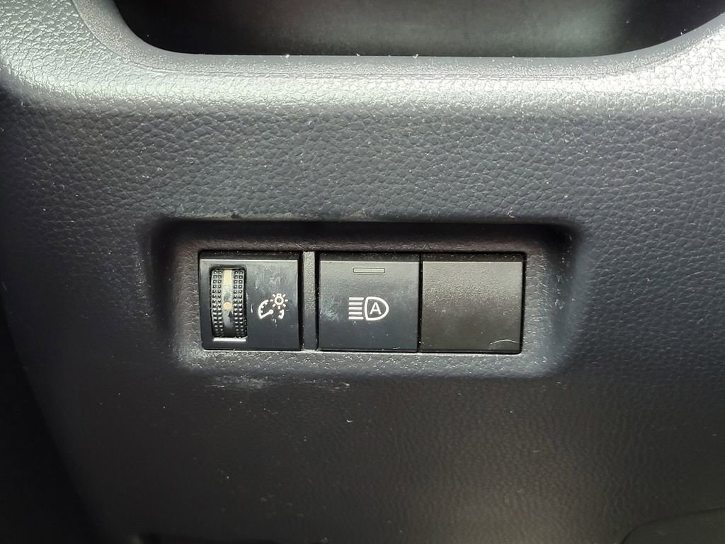 Used 2020 Toyota RAV4 XLE image 26