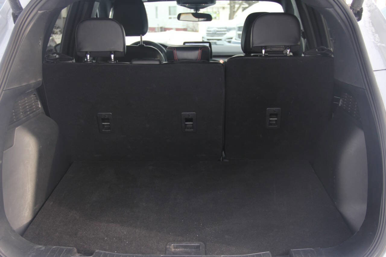 Certified 2025 Ford Escape ST-Line Select image 11
