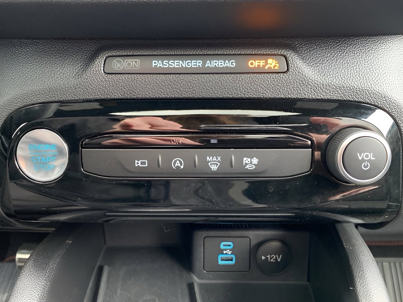 Certified 2023 Ford Escape ST-Line Select w/ Tech Pack #2 image 20