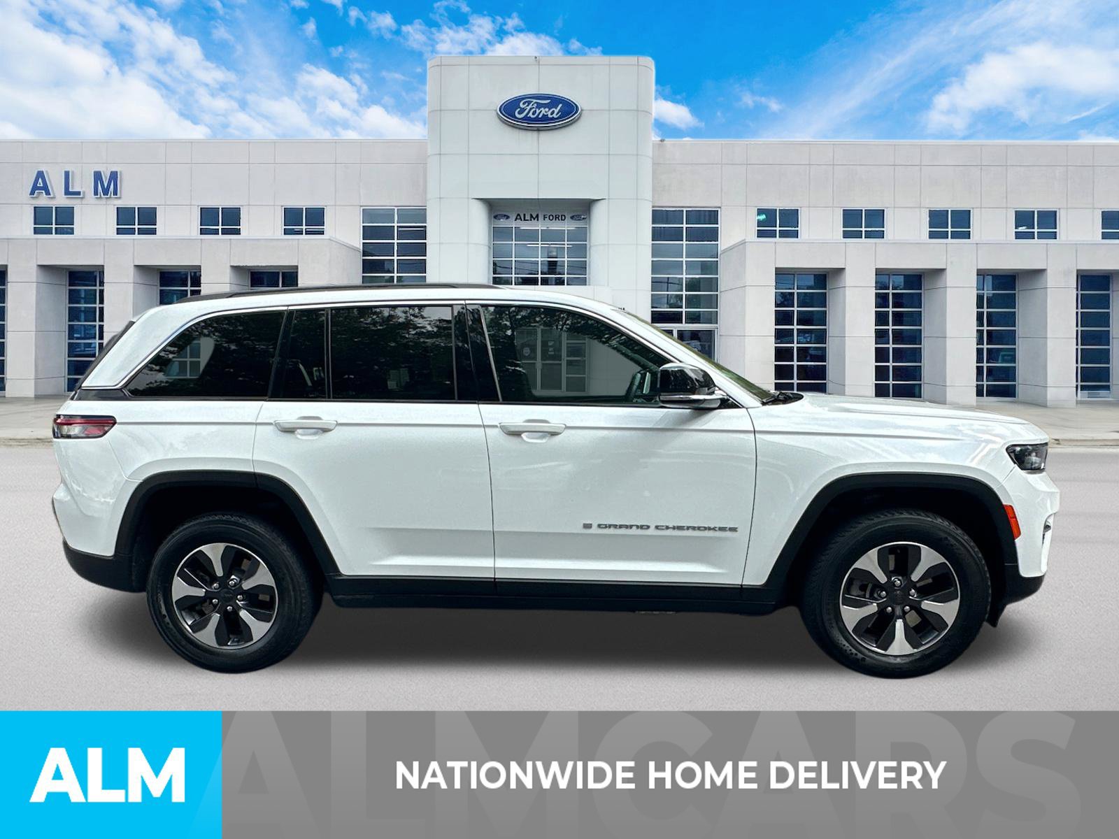 Used 2024 Jeep Grand Cherokee Limited 4xe AWD/4WD image 4