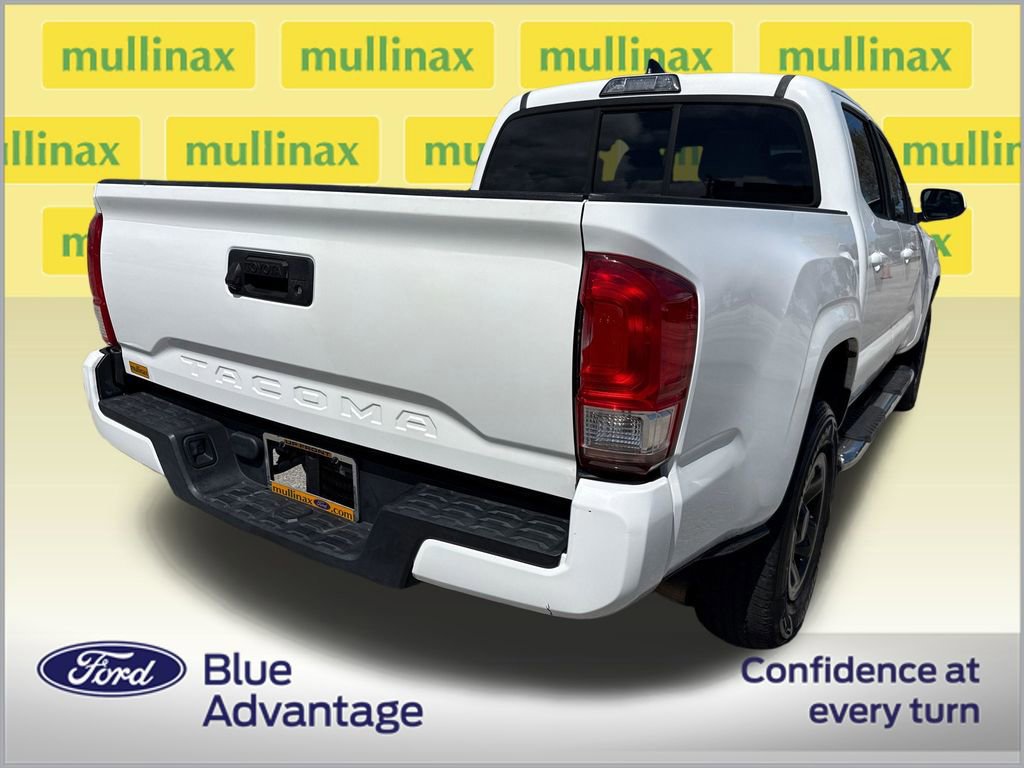 Used 2017 Toyota Tacoma SR image 3