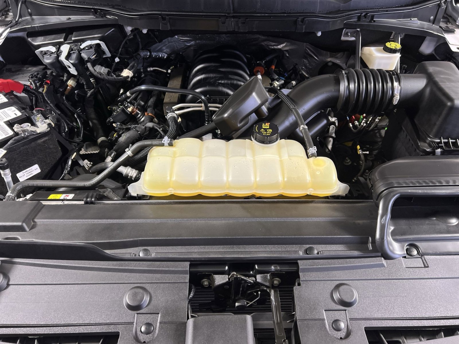 Certified 2022 Ford F150 XLT w/ Equipment Group 302A High image 25